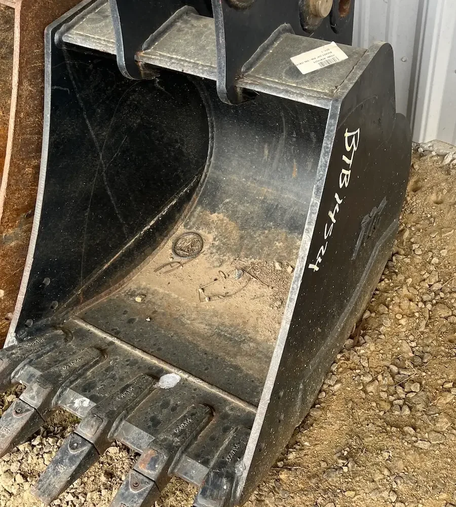 Takeuchi 24″ Pin-on Bucket TB145-TB250 – E039514