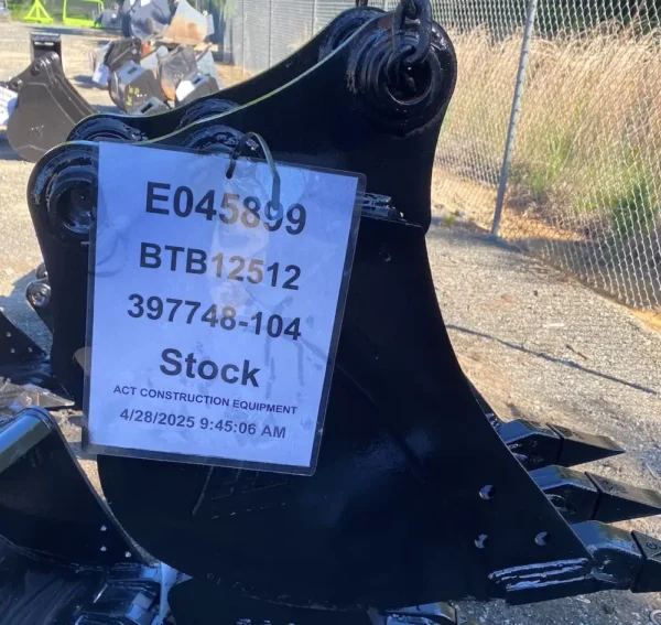 Takeuchi 12″ bucket fits TB225 / TB230 – E045899