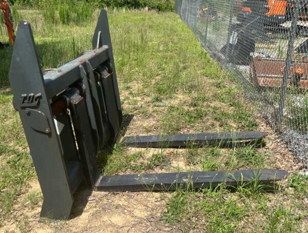 TAG 60″ Carriage and Forks JRB – E043066