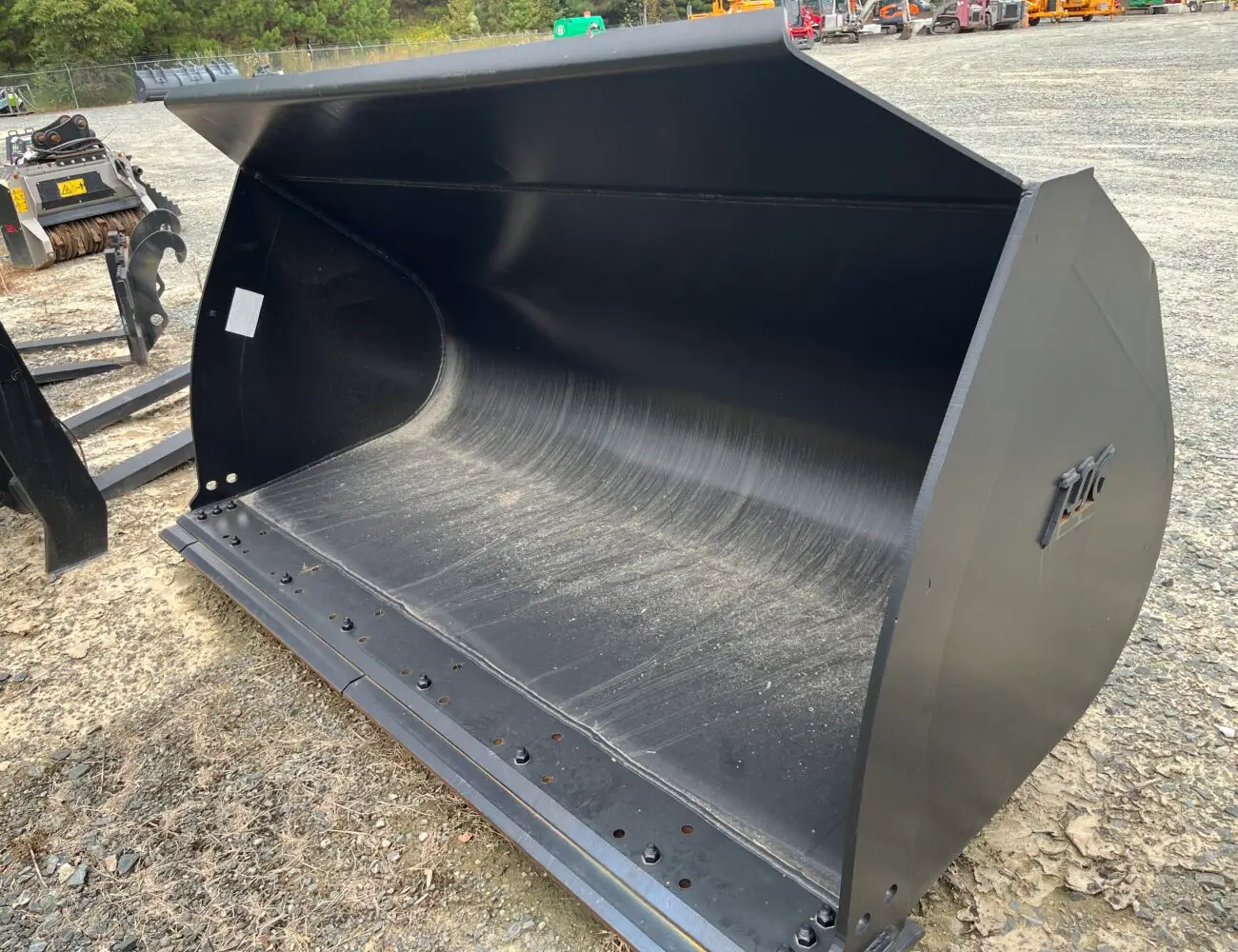 TAG 3.5 CU YD JRB 416 QC BKT to Fit DL250/DL280 - E045583