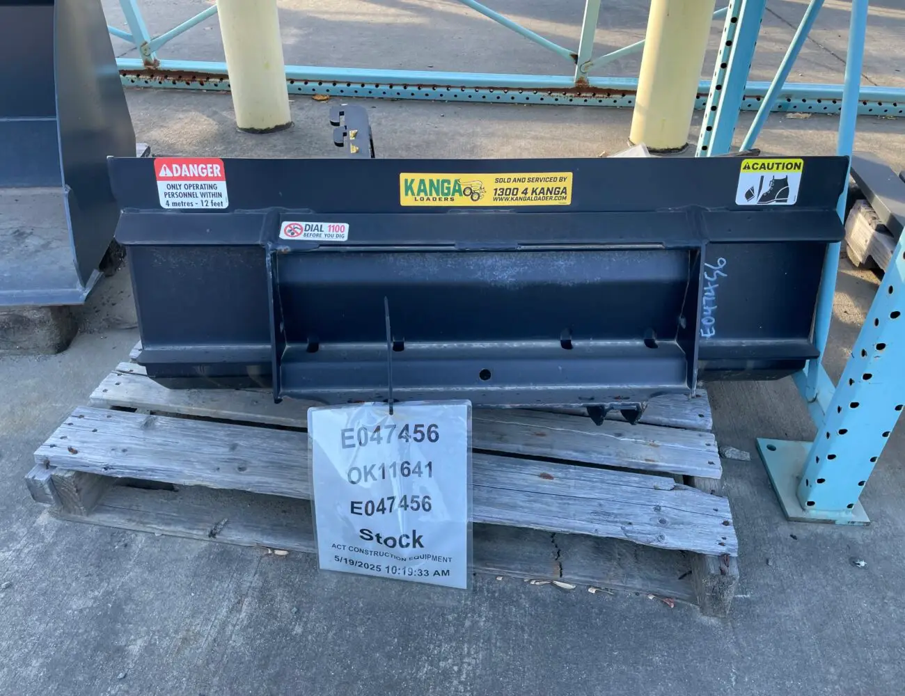 41" Tooth Bucket 3.5 CU FT. for Mini TL - E047456